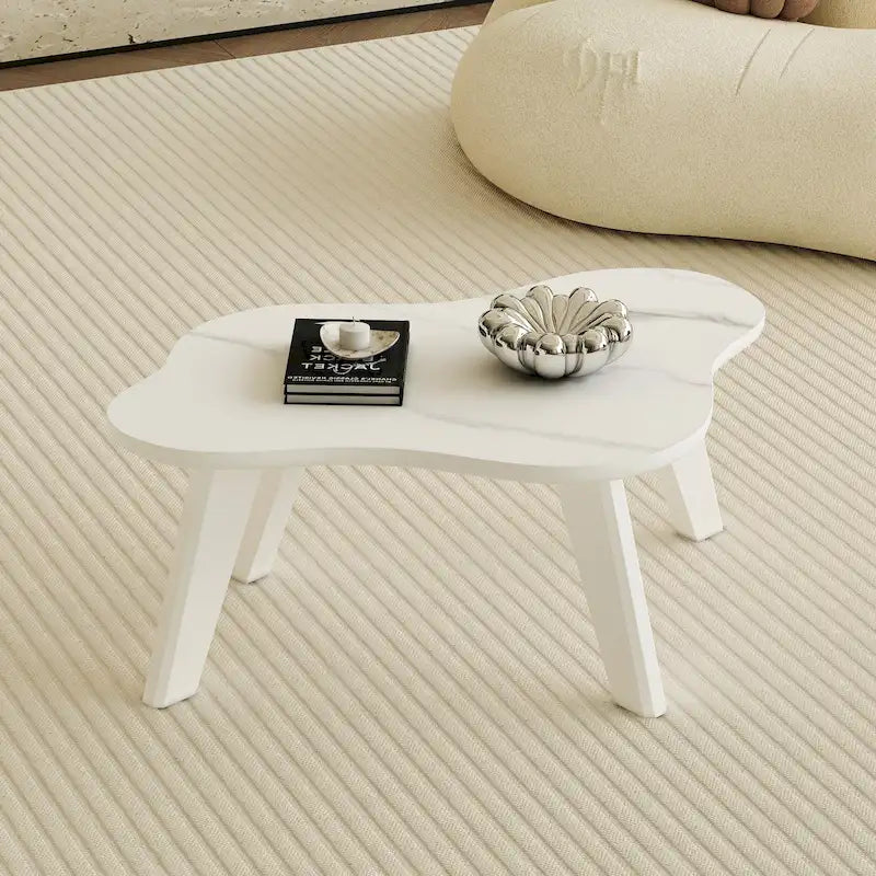 Table basse moderne en forme de nuage blanche avec pieds en bois massif