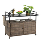 Chariot de bar en osier pour terrasse extérieure avec armoire de rangement et plateau en verre, table de bar à boissons en rotin roulante avec roues à 360° et étagère ouverte