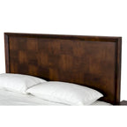 Lit moderne en acacia et laiton | Design patchwork parquet | Grand lit et très grand lit | Placage de mangue