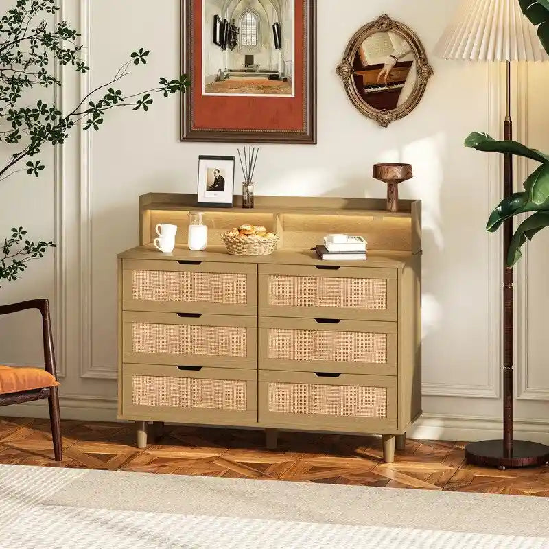 Buffet bahut en rotin bohème à 6 tiroirs avec lumières LED réglables et prise de courant