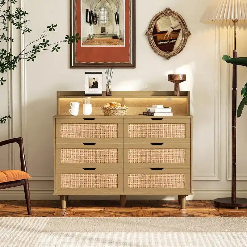 Buffet bahut en rotin bohème à 6 tiroirs avec lumières LED réglables et prise de courant