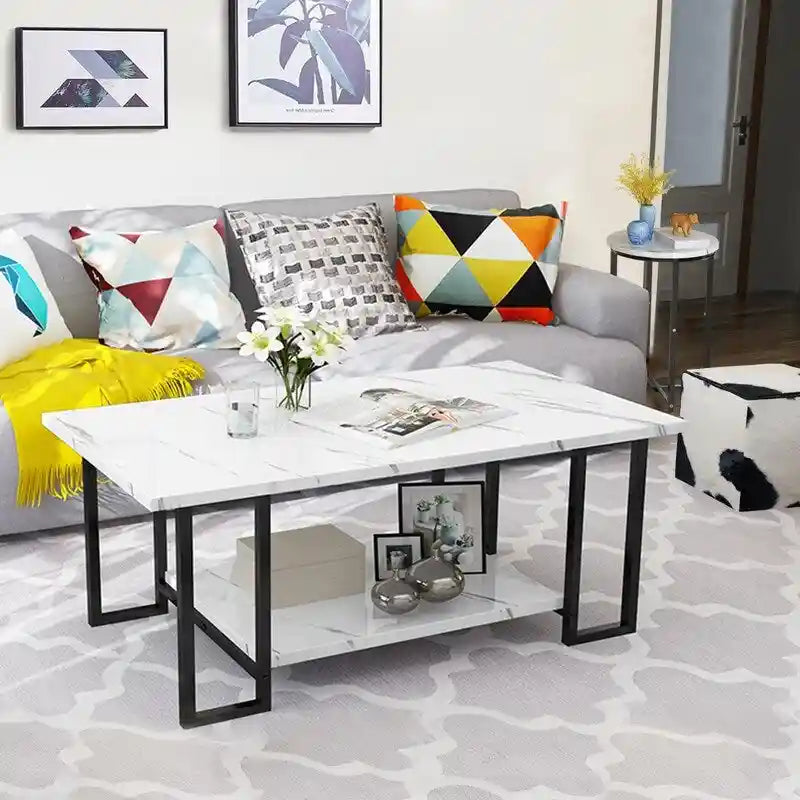 Ensemble de 3 tables basses modernes avec 2 tables d'appoint, plateau en faux marbre, accents métalliques