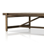 Grande table basse rectangulaire, structure en bois massif, pièce maîtresse du salon